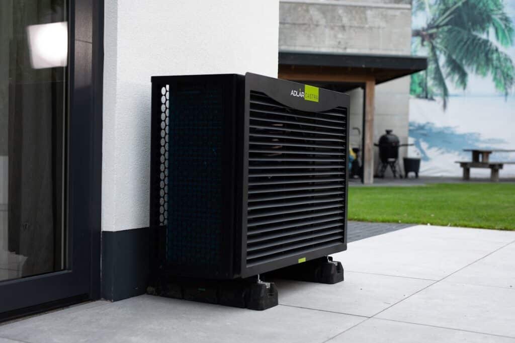 How to Take Advantage of the Current Heat Pump Grants Before They Disappear | Adlår Castra warmtepomp